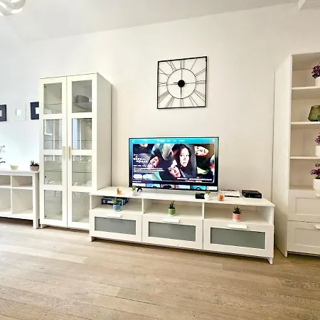 Apartment Charming 2br Flat In