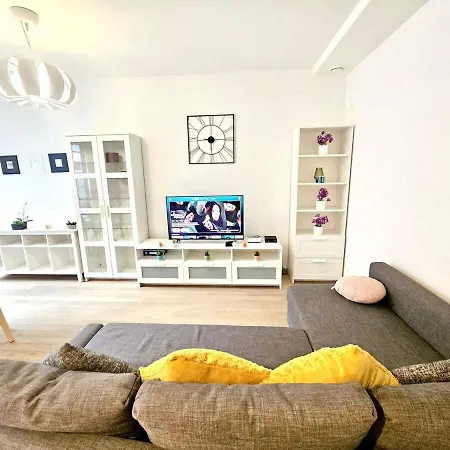 Charming 2br Flat In